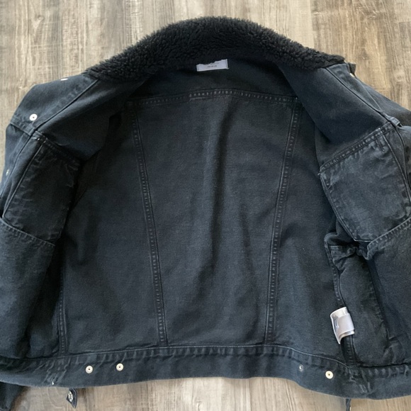 AGOLDE Harper Faux Sherpa Jacket in Time Out - Picture 6 of 8